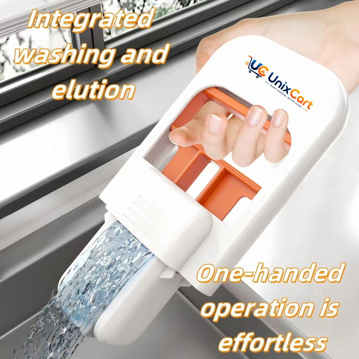 One-hand operation squeezing the sponge dry